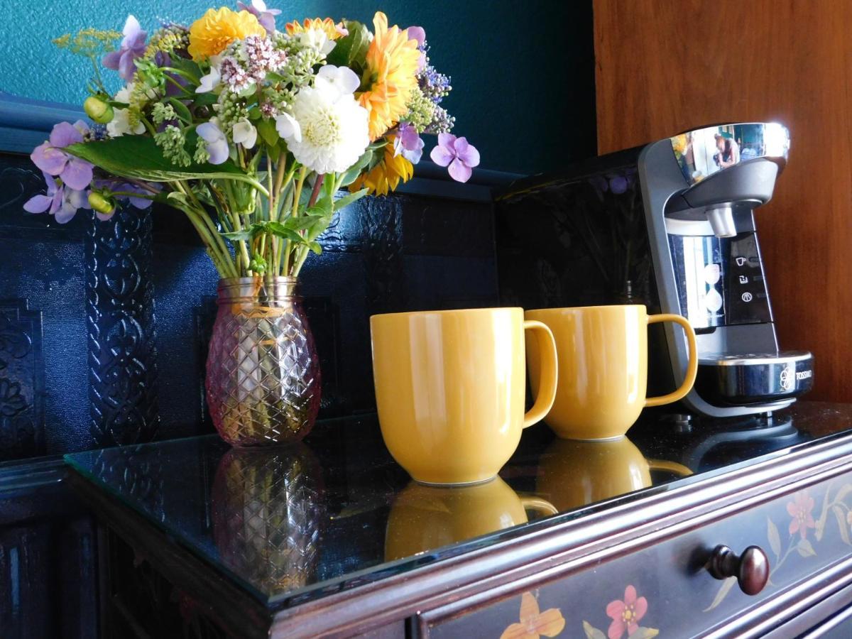 The Bear Bread Bakery: Boutique En-Suite with Bakery Breakfast in Colyton Exterior photo