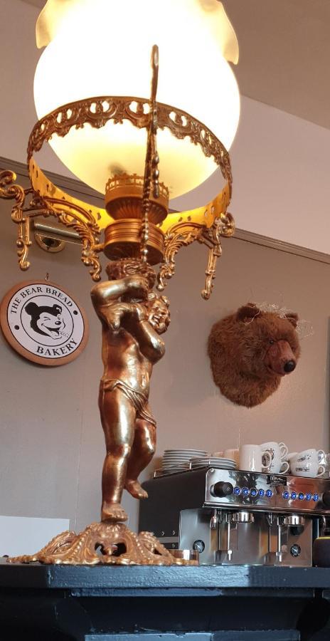 The Bear Bread Bakery: Boutique En-Suite with Bakery Breakfast in Colyton Exterior photo