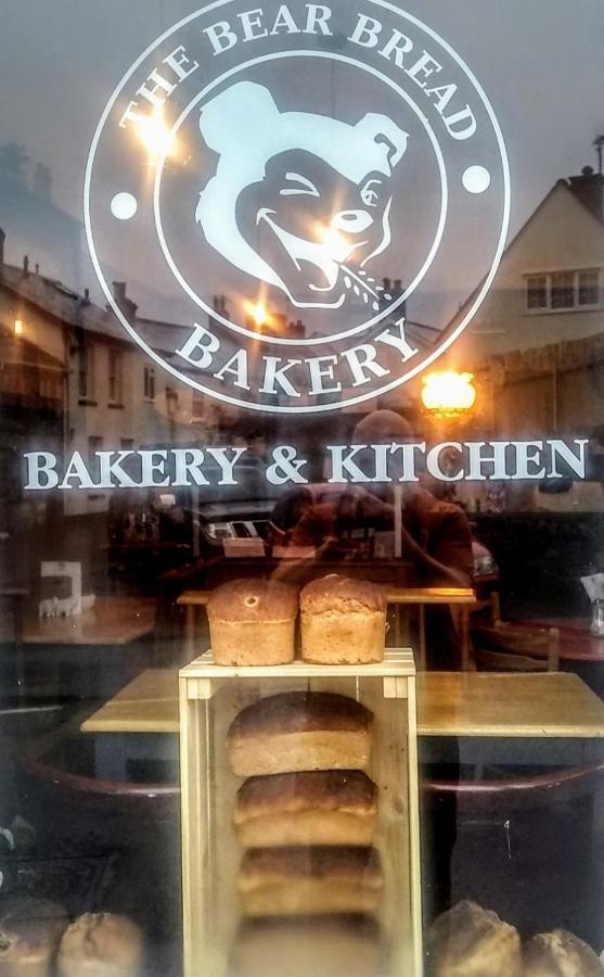 The Bear Bread Bakery: Boutique En-Suite with Bakery Breakfast in Colyton Exterior photo